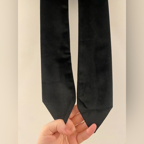 Anthropologie Black Faux Fur and Velvet Collar Scarf - Picture 3 of 4